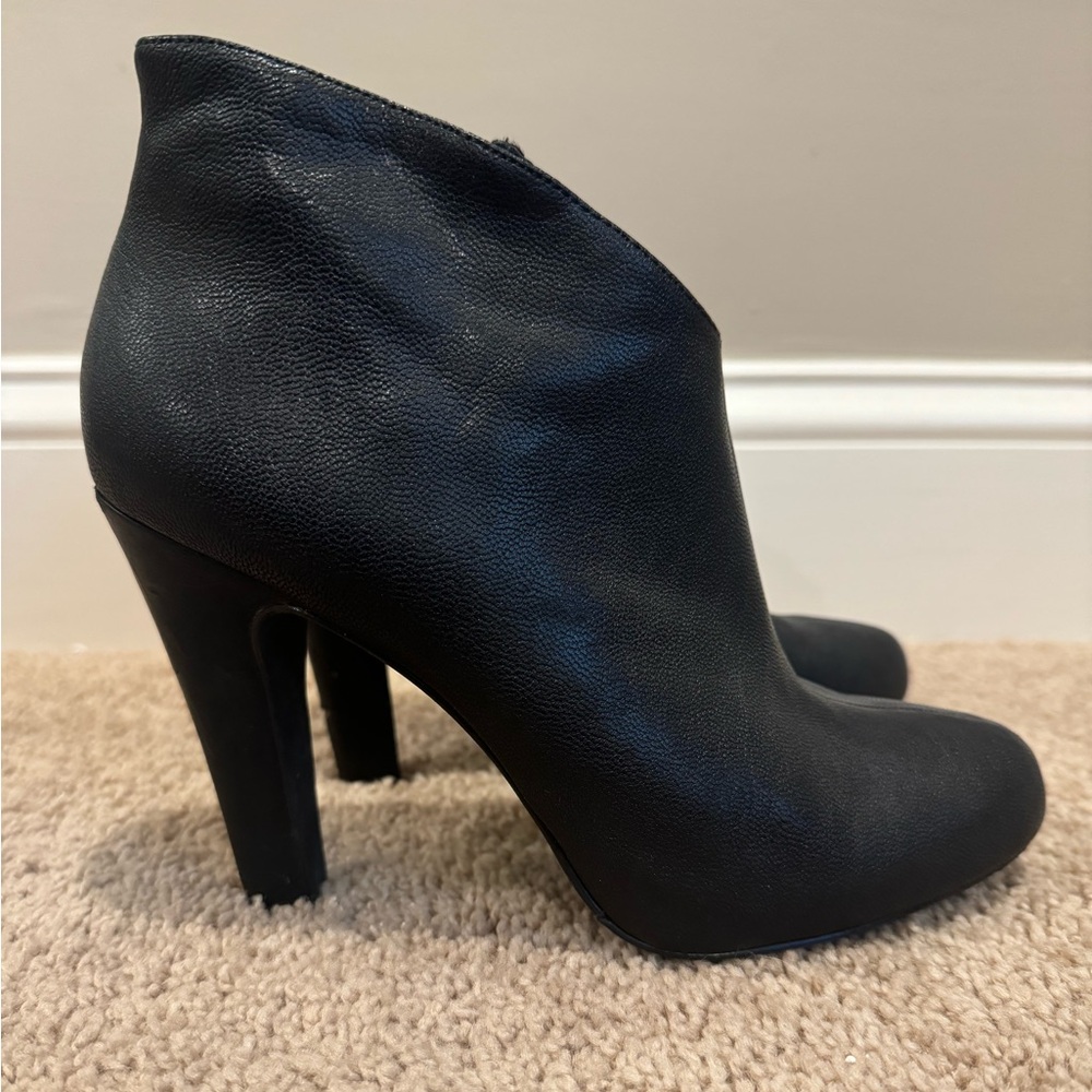 Fair condition - Jessica Simpson Booties - Size 7